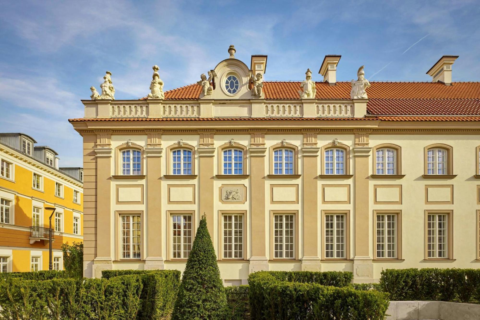 Verte, Warsaw, Autograph Collection